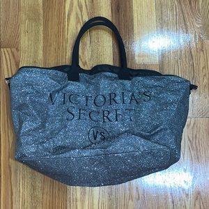 SPARKLY VS OVERNIGHT BAG